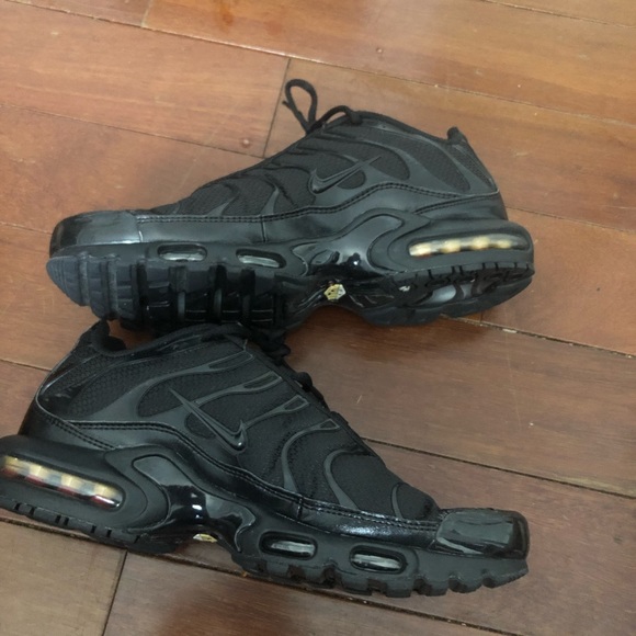 Air max plus triple black - Picture 2 of 4